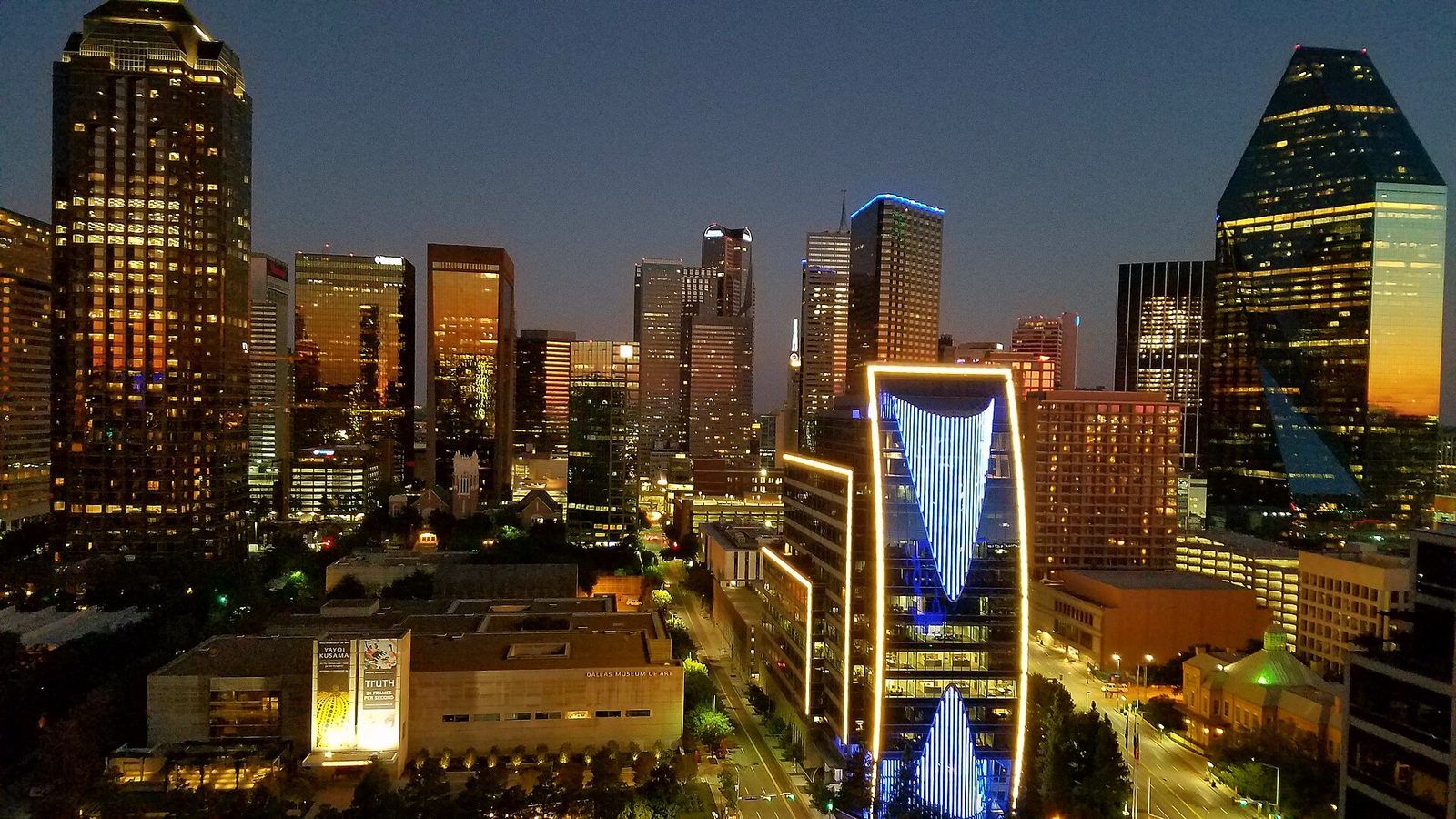 Dallas skyline
